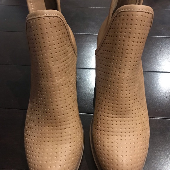 Seven Boho Booties Size 9 Tan - Picture 3 of 5